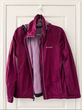 Columbia Women’s Magenta Hooded Lightweight Jacket